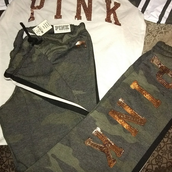 🚫TRADED🚫NWT VSPINK Camo Bling Set - Picture 2 of 3